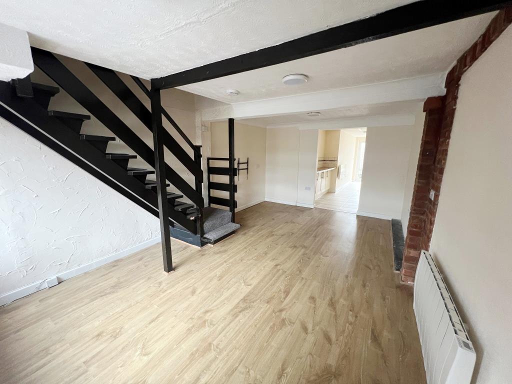 Lot: 124 - REFURBISHED COTTAGE WITH GARDEN - Ground Floor Internal View